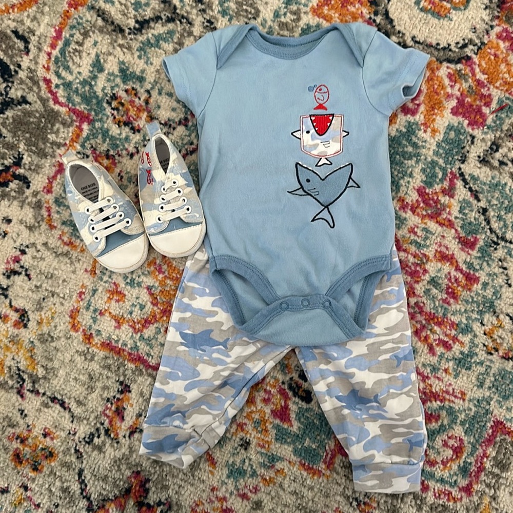 Emporio Baby Shark Set T-shirt Onesie pants and shoes 3/9M